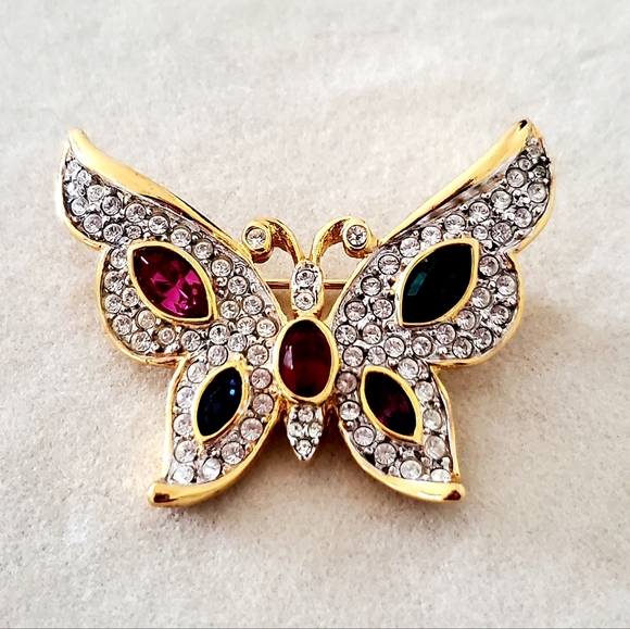 Vtg WEEKENDERS Signed Butterfly Brooch Rhinestones Gold Tone Jeweltone Stones - Picture 2 of 5